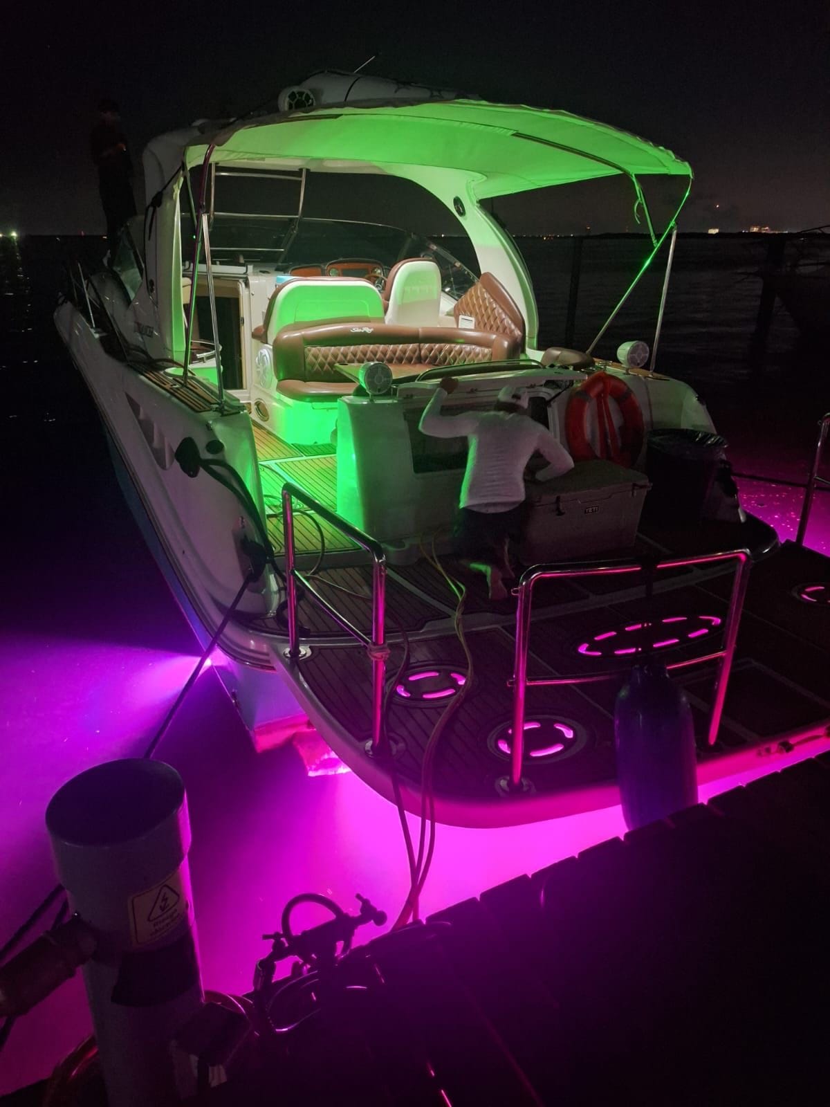 Renta de yate Santorini de 44 pies en Cancún